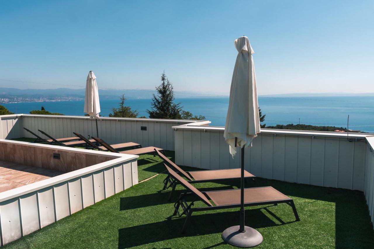 Apartment Lui With Rooftop Swimming Pool Ičići Exterior foto